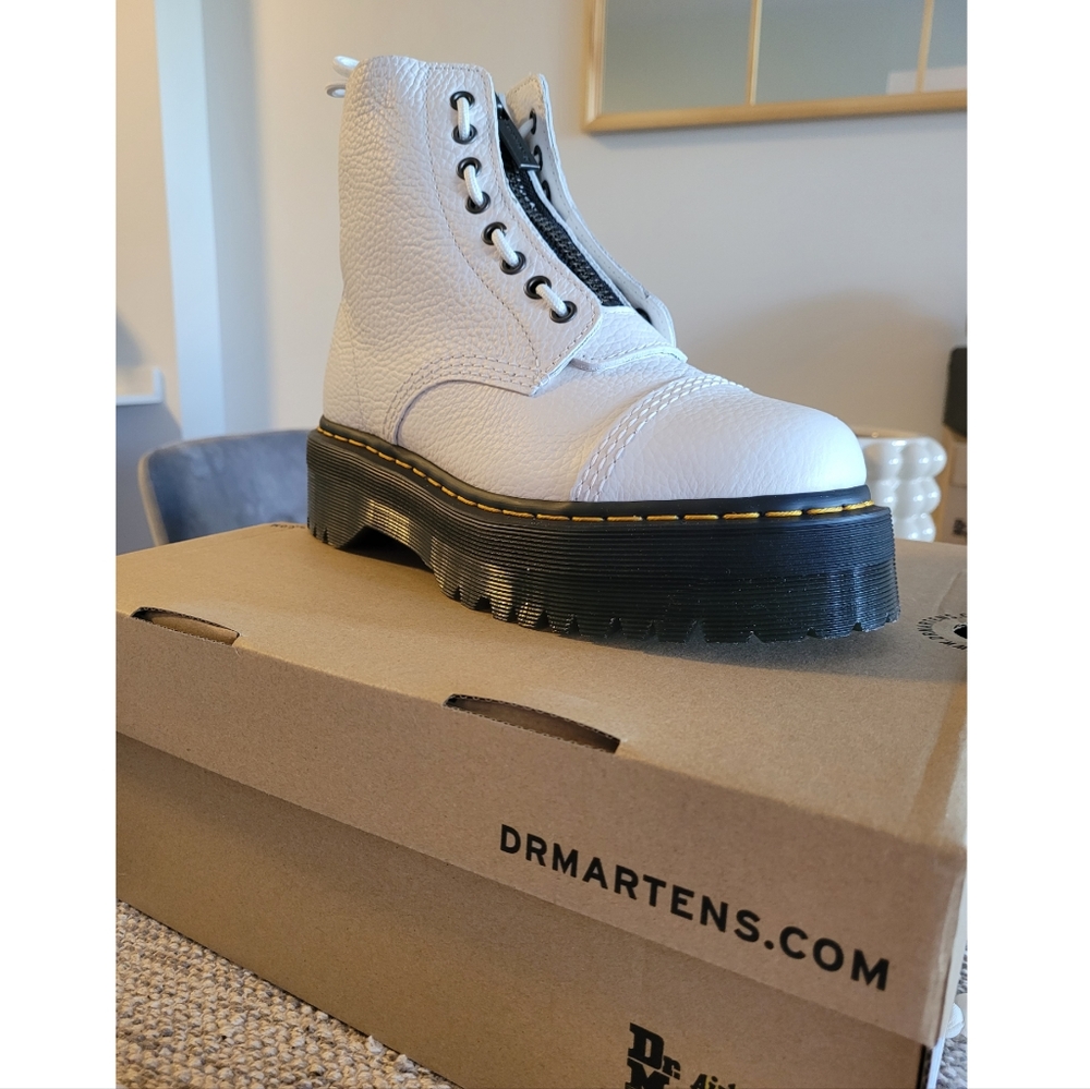 Dr. Martens Sinclair Leather boots